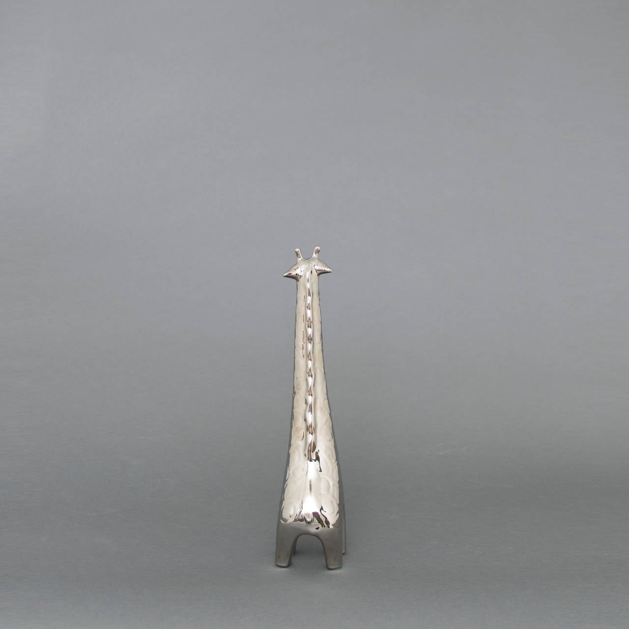 American Jaru Metallic Silver Giraffe