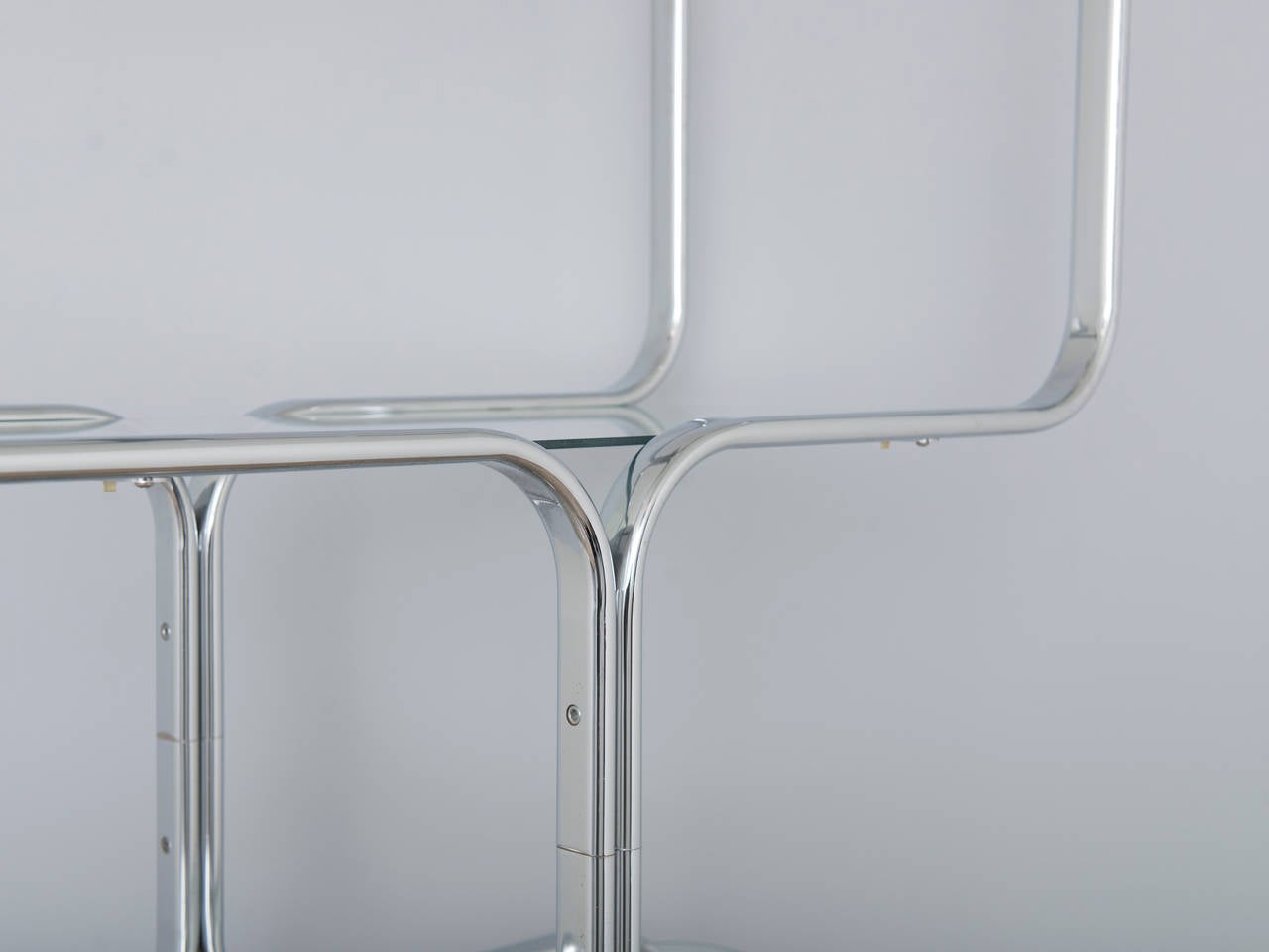 Mid-Century moderno Etagere in vetro e cromo degli anni '70 di Tricom in vendita