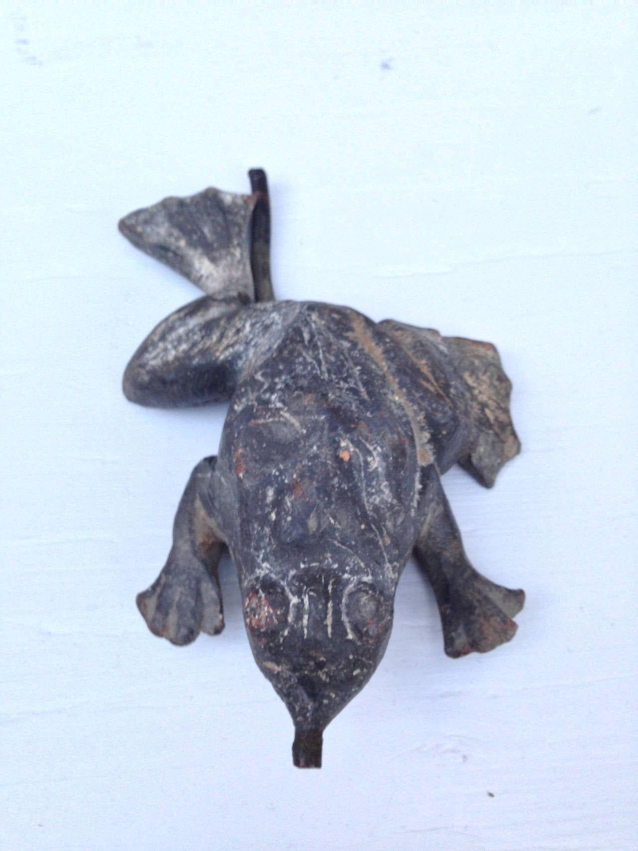 Early 20th century lead garden fountain spitter in the form of a frog, aged patina.