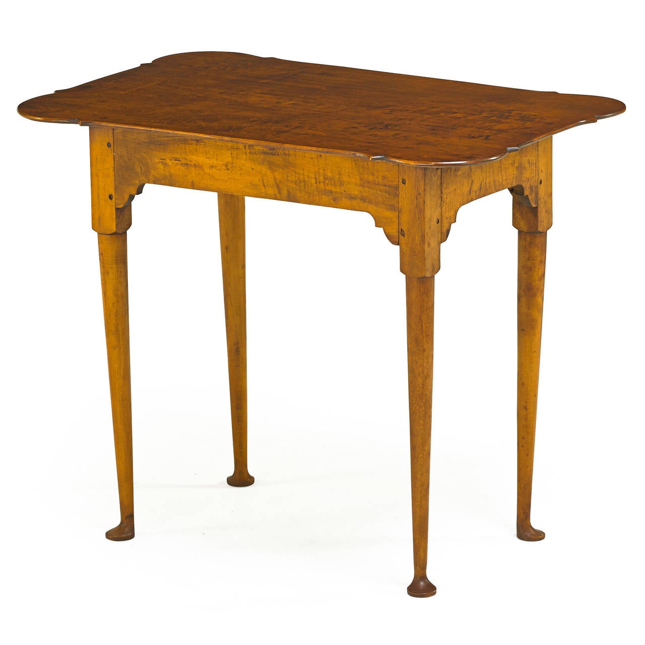 Master craftsman, Eldred Wheeler 20th century replica of a porringer top tea table found in Rhode Island, 1740-1760. 

Curly maple,
Massachusetts.
Measured: 27