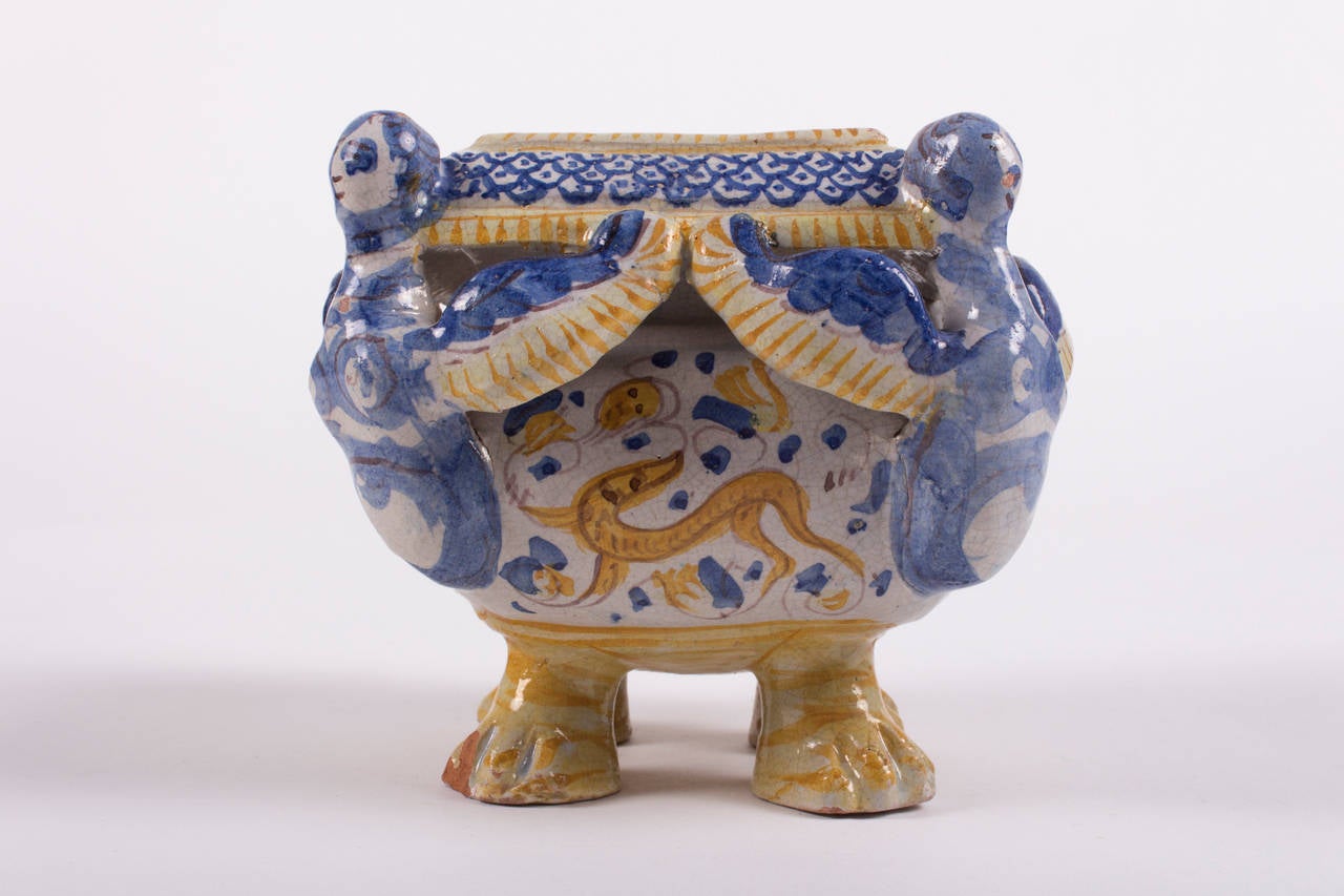 Baroque Polychrome Deruta or Urbino Majolica Salt Cellar Saliere, Late 17th Century For Sale