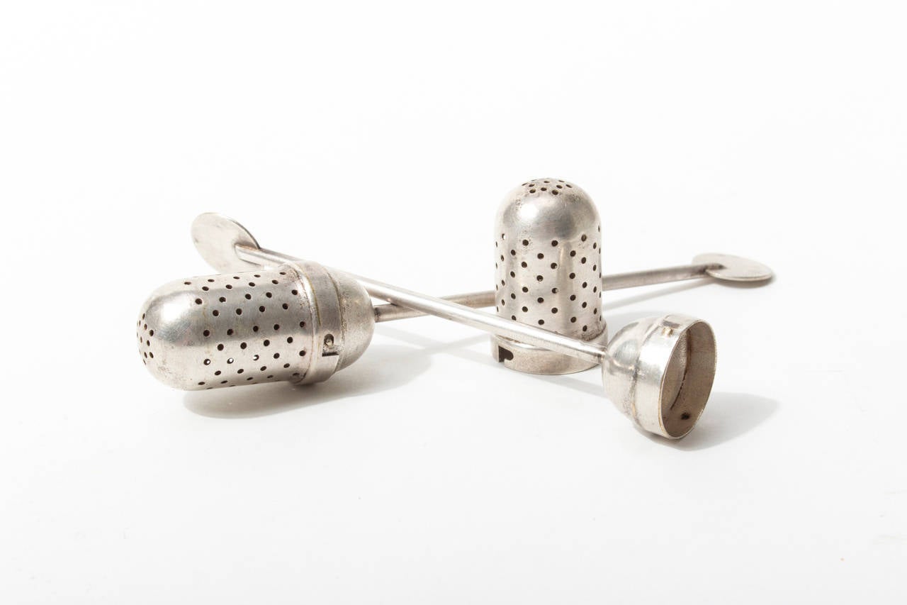 Pair of Christian Dell Tea Infusers for the Bauhaus Weimar, circa 1924 In Excellent Condition For Sale In Vienna, Vienna