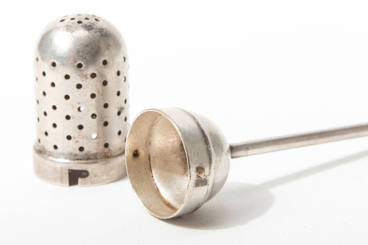 German Pair of Christian Dell Tea Infusers for the Bauhaus Weimar, circa 1924 For Sale