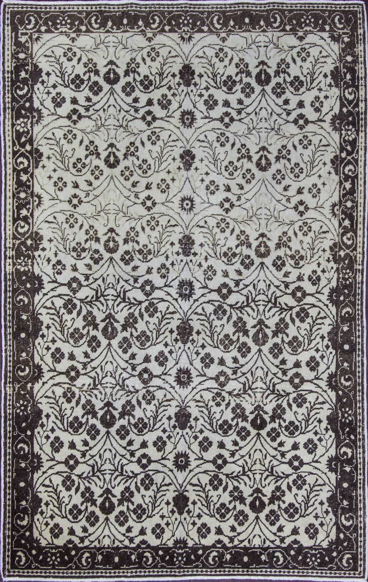 Ushak rugs have been in production since the 15th century with superb wools and natural dyes, 4'6