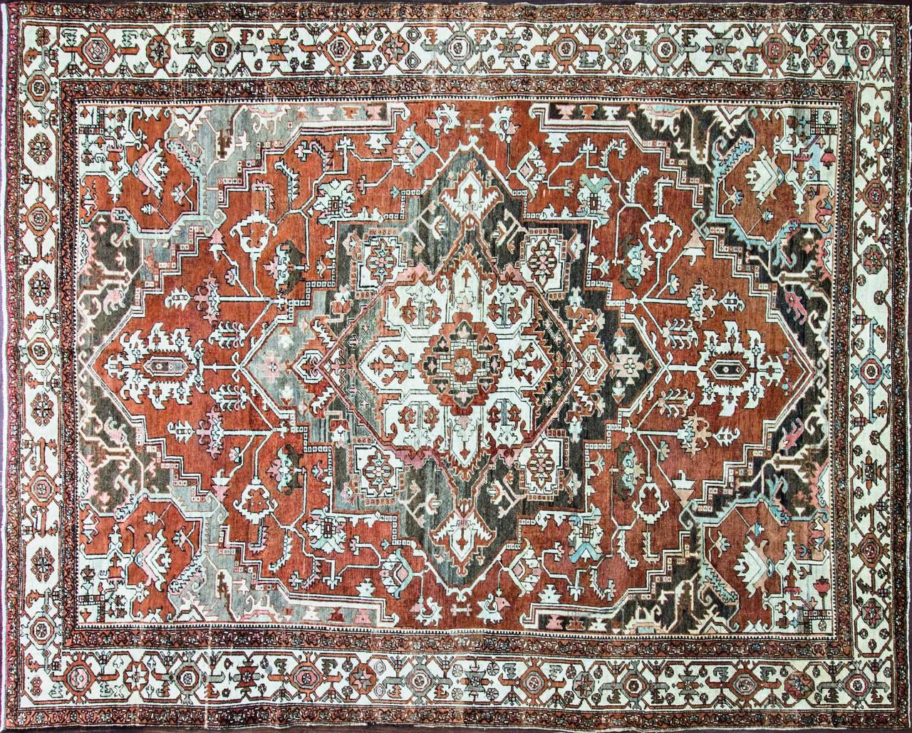 Antique Serapi carpet, Persia 9'10
