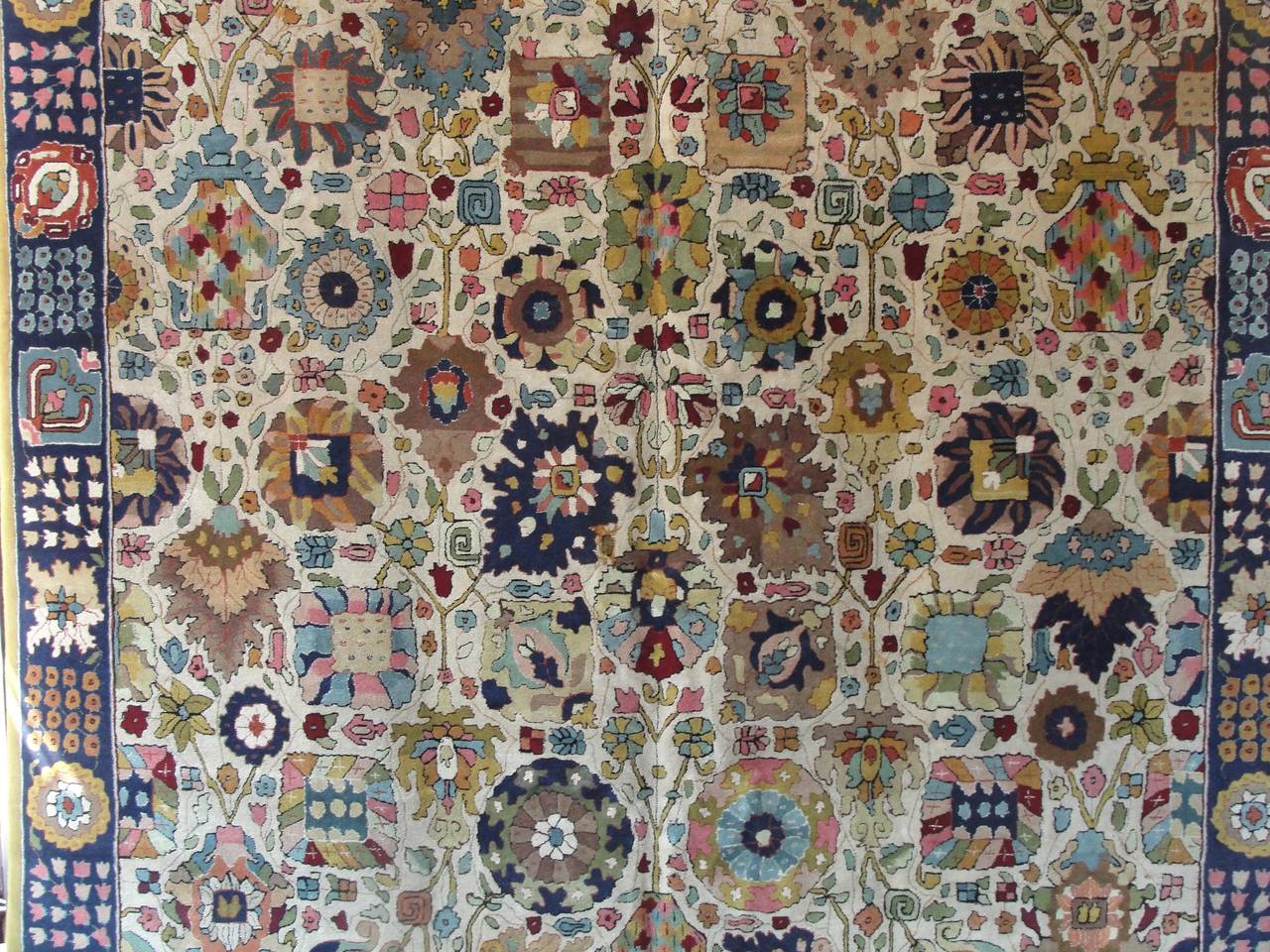 Hand-Knotted Tetex Carpet