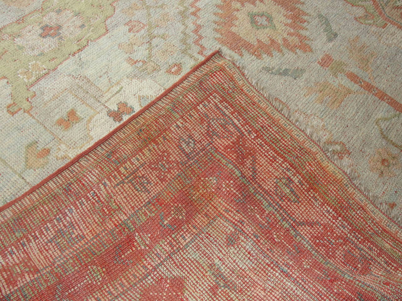 Antique Turkish Oushak Carpet In Excellent Condition In Evanston, IL