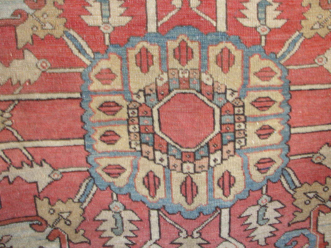 Antique Persian Serapi Carpet, Fine In Excellent Condition For Sale In Evanston, IL