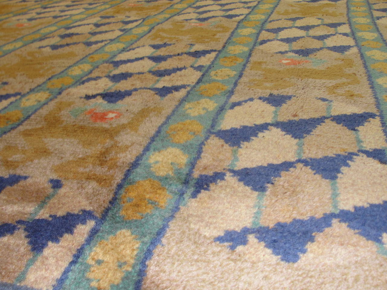 Antique Scandinavian Carpet, 9'4