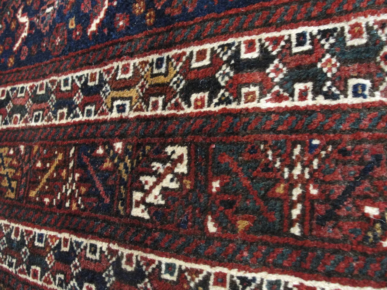 Antique Ghashghai Carpets Rug 1
