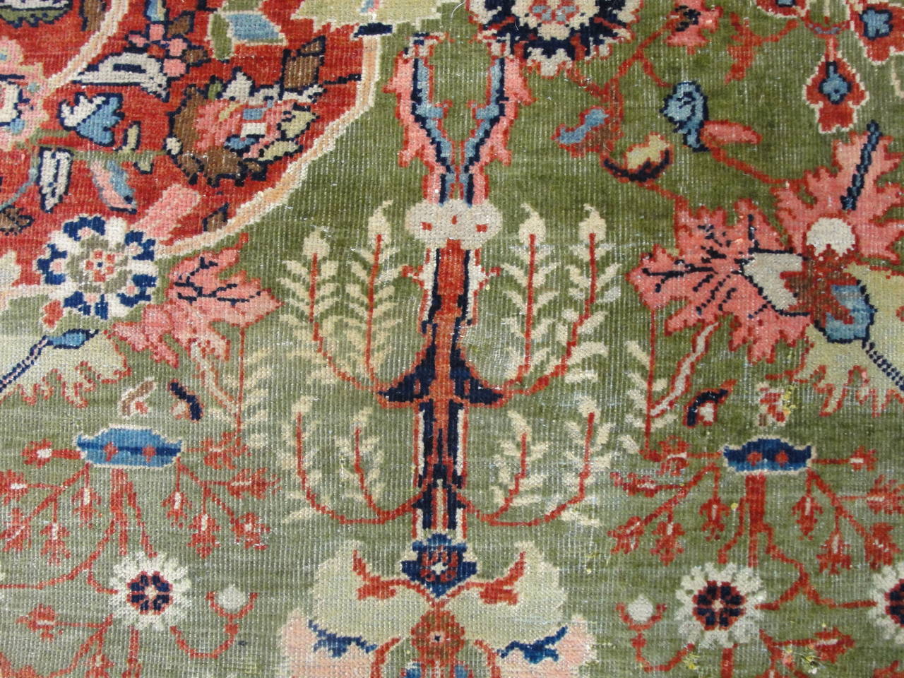 Antique Persian Sultanabad carpet, beneath The Ocean In Good Condition For Sale In Evanston, IL