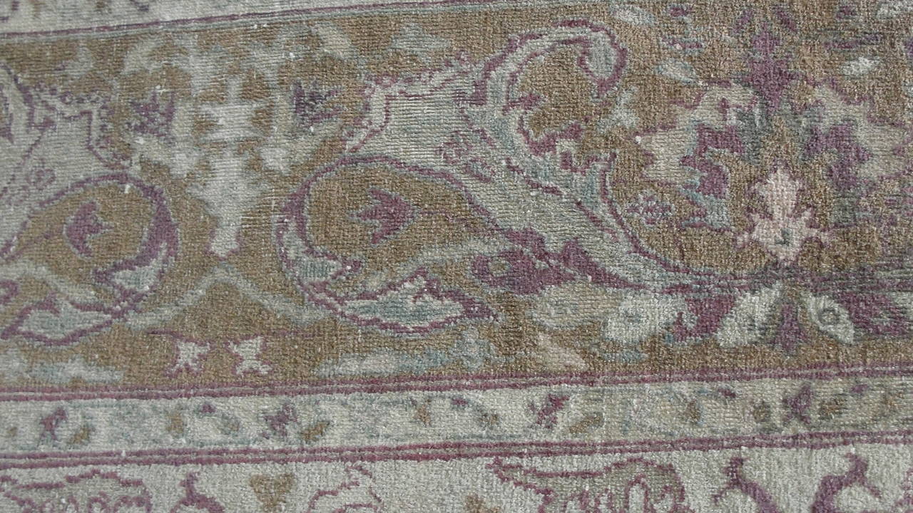 Antique Amritsar/ Agra Carpet, 10' x 13' In Good Condition For Sale In Evanston, IL