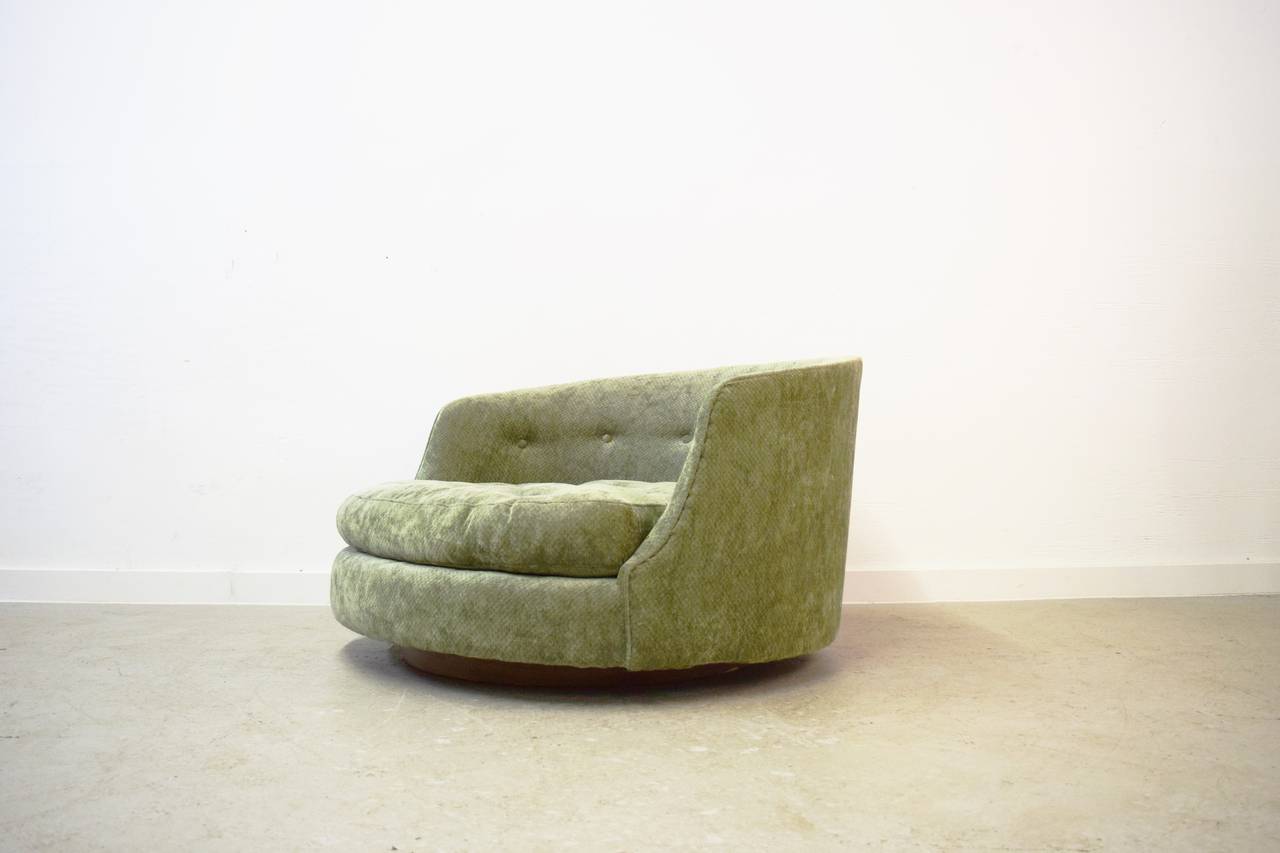 American Large Milo Baughman Swivel Lounge Chair