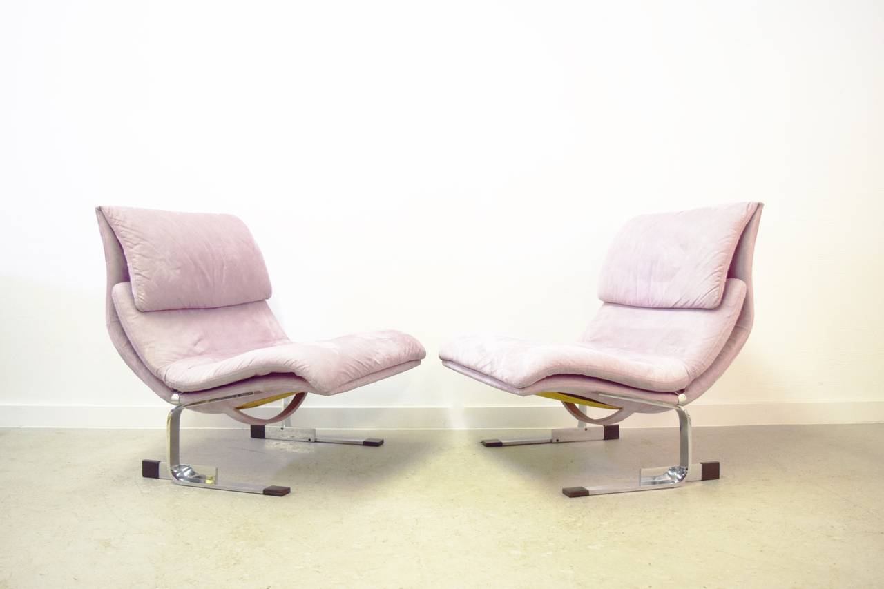 Pair of Saporiti Italia "Onda" Lounge Chairs