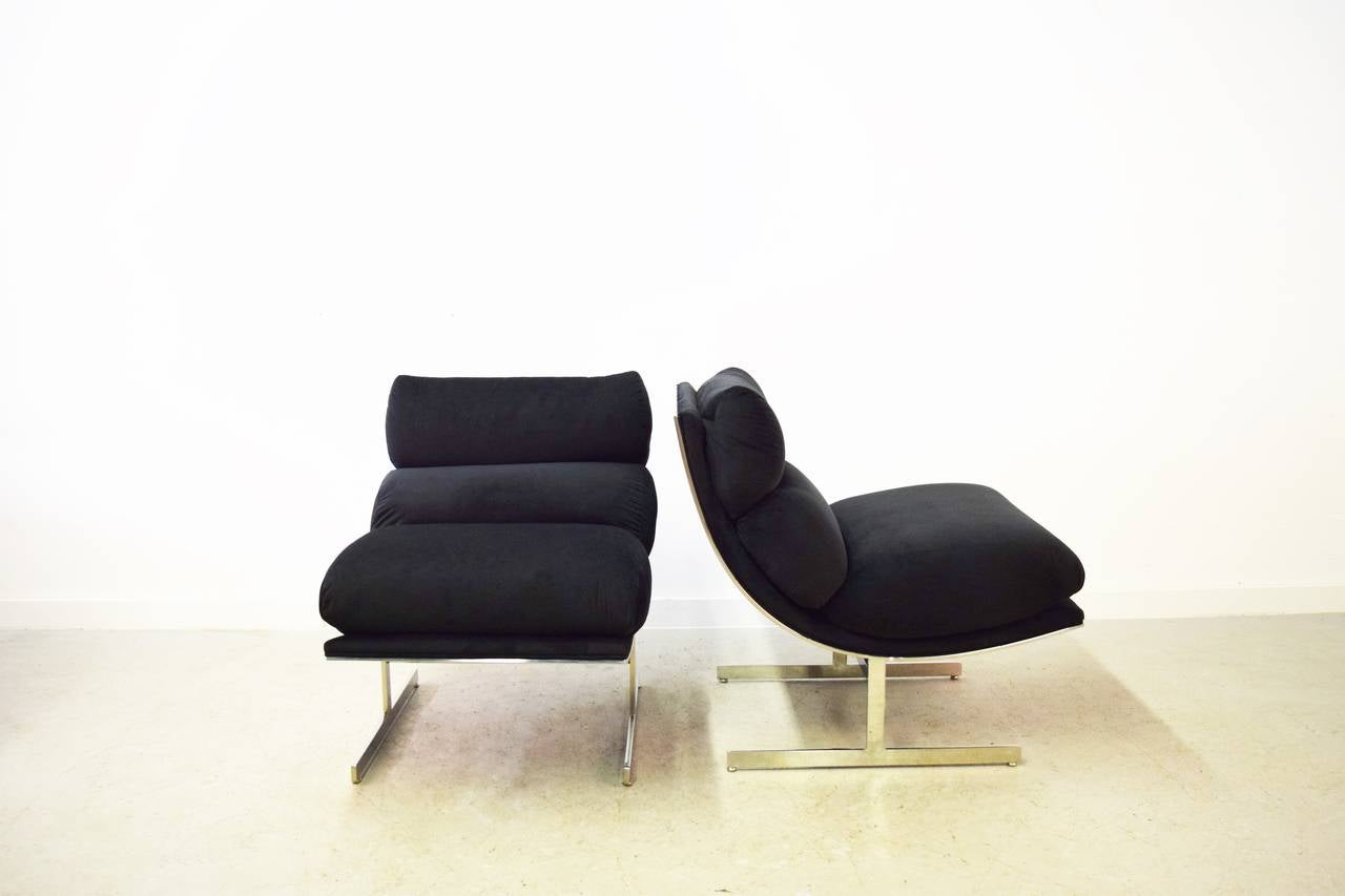 Pair of Kipp Stewart Lounge Chairs In Excellent Condition In Middlesex, NJ