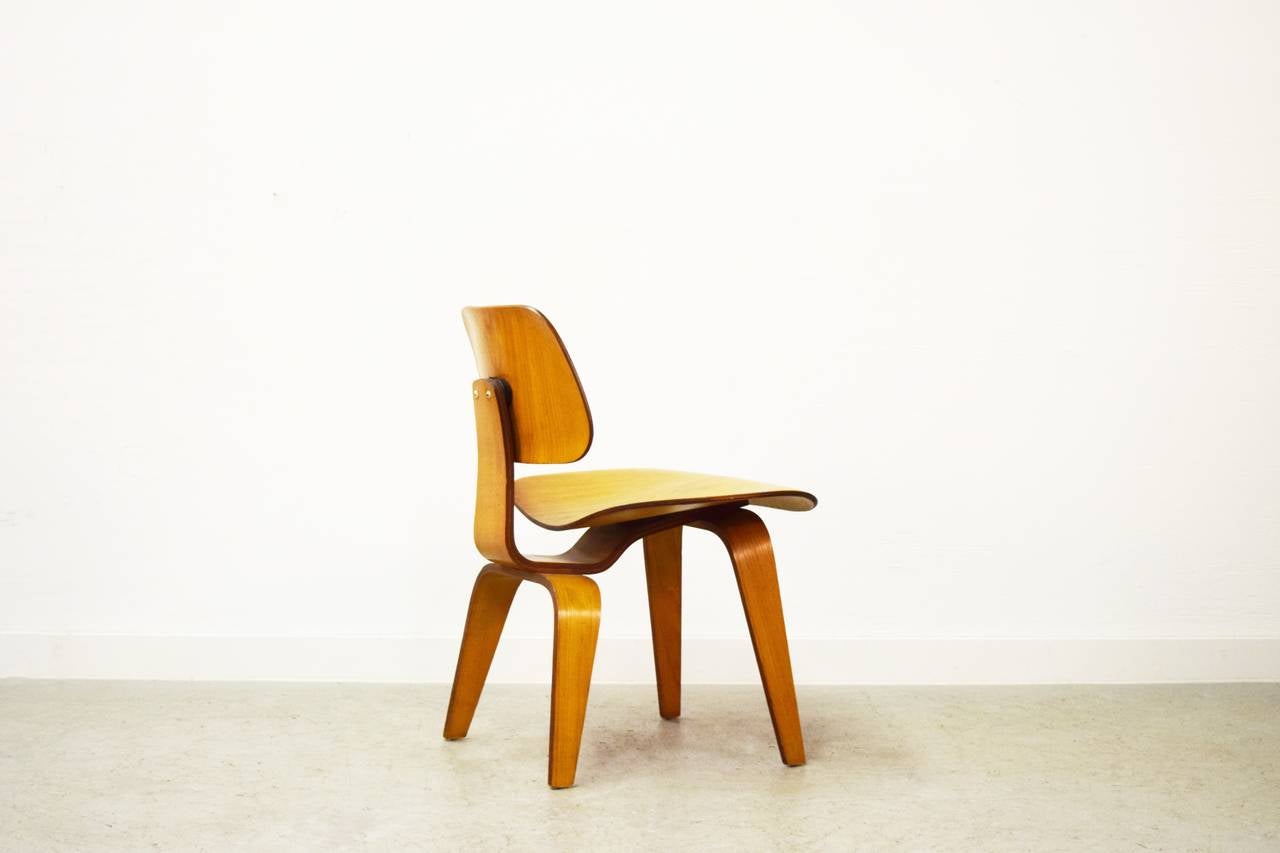 Mid-Century Modern Early DCW Chair by Charles and Ray Eames