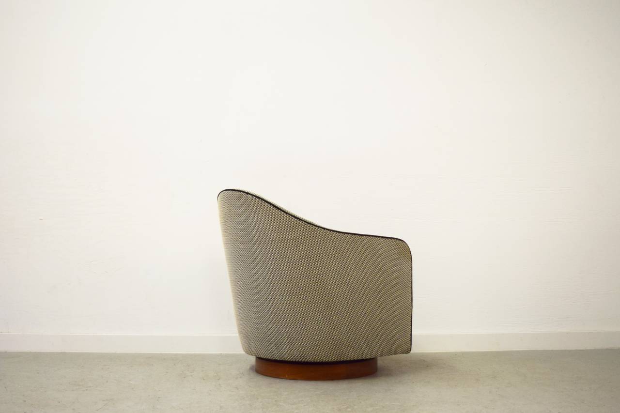 American Milo Baughman Swivel Lounge Chair