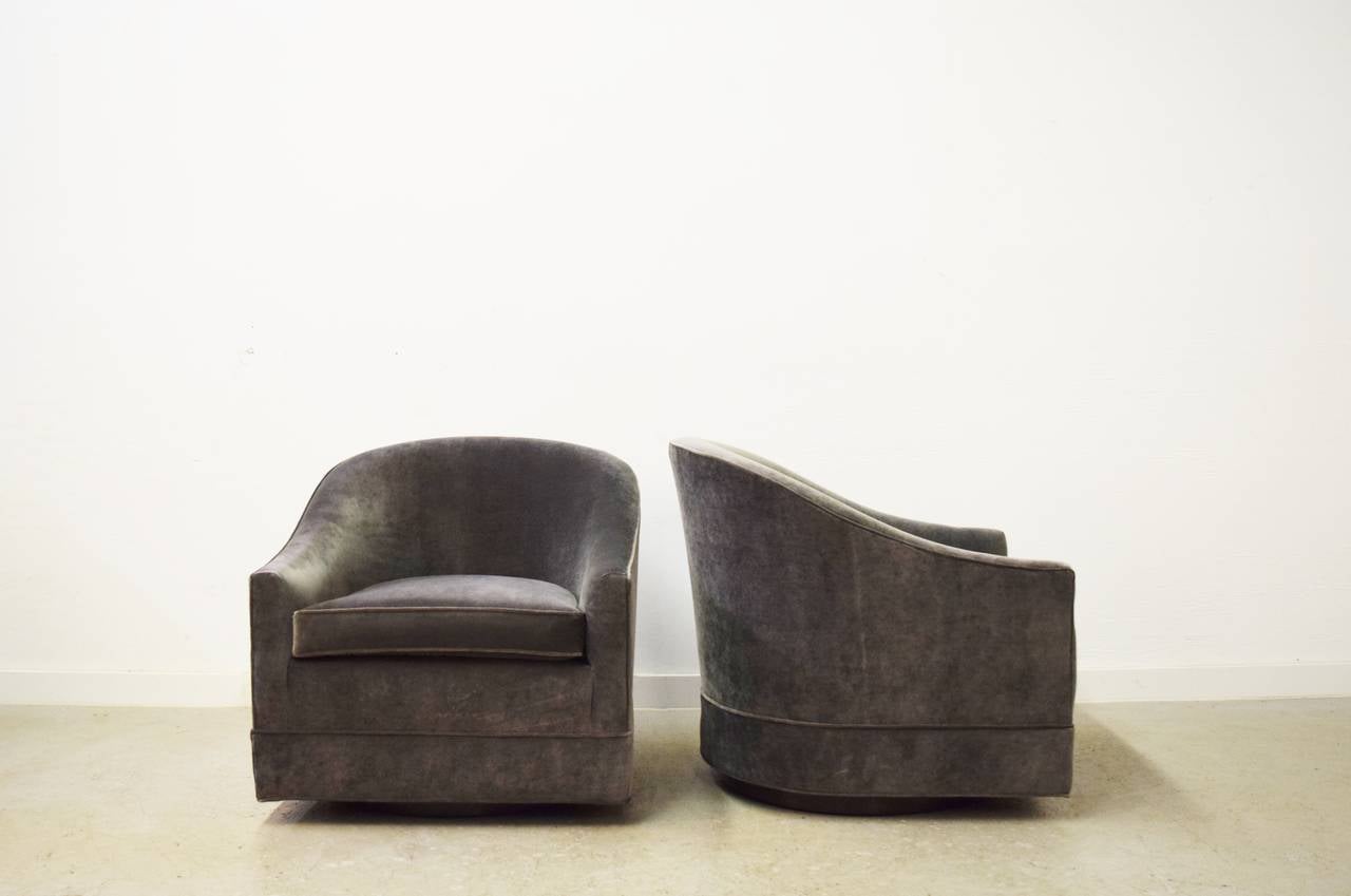 Pair of Harvey Probber Swivel Lounge Chairs In Excellent Condition In Middlesex, NJ