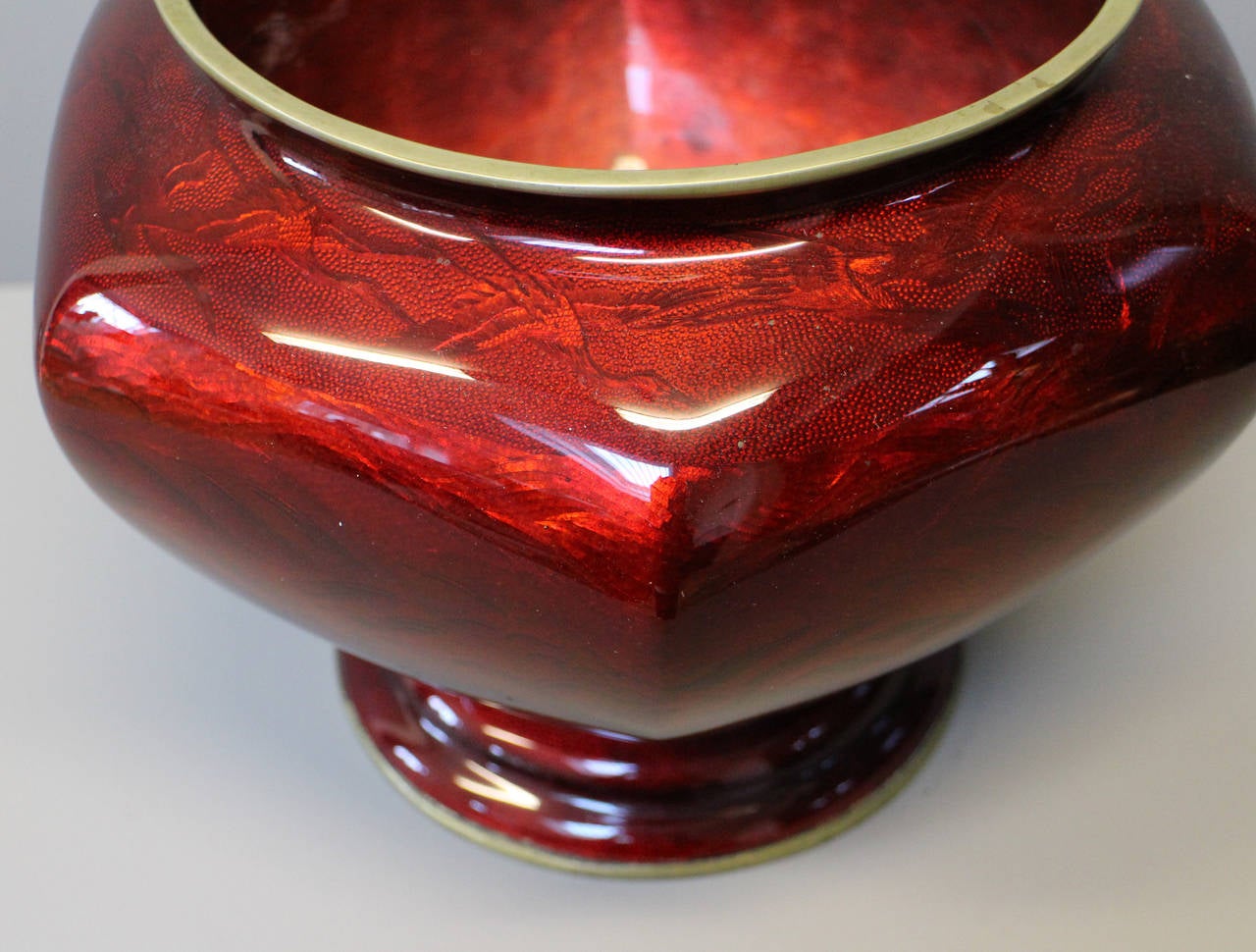 Japanese Chased Metal Red Enamelled Vase In Excellent Condition For Sale In London, GB