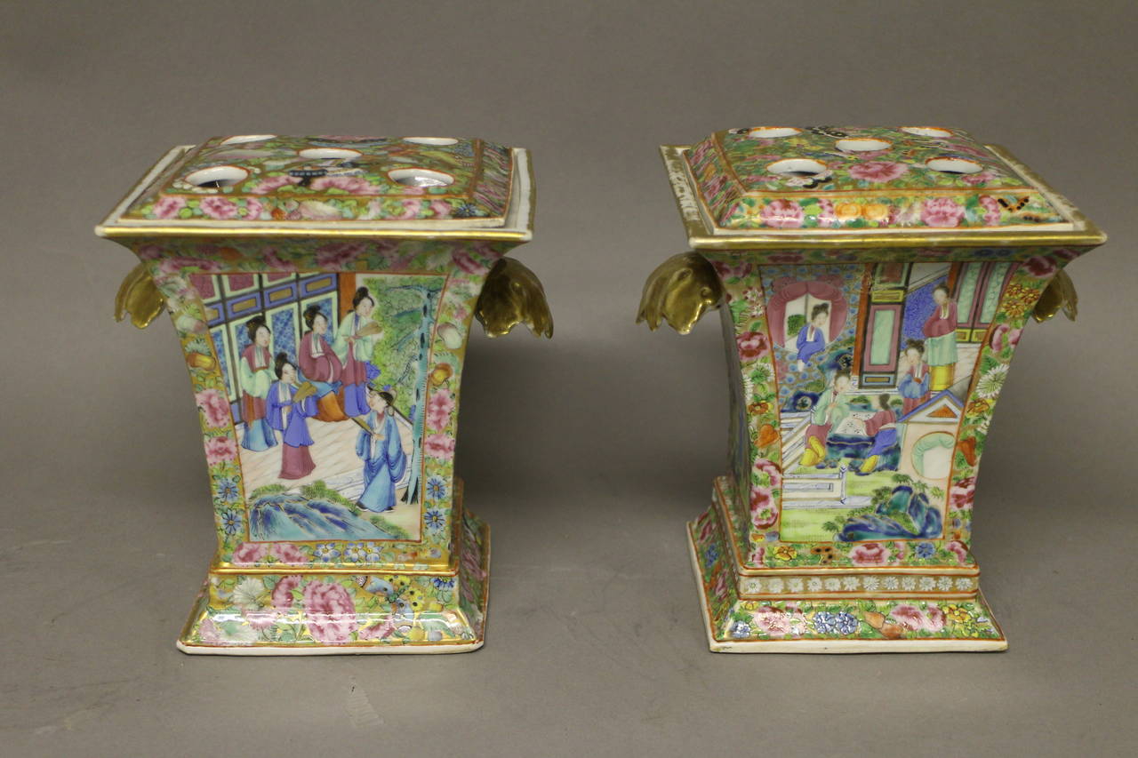 Pair of Cantonese Bough Pots and Covers For Sale 1