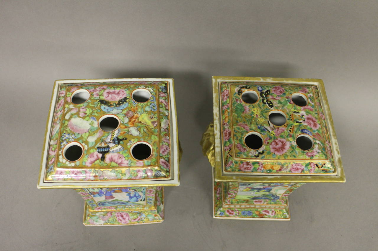 19th Century Pair of Cantonese Bough Pots and Covers For Sale