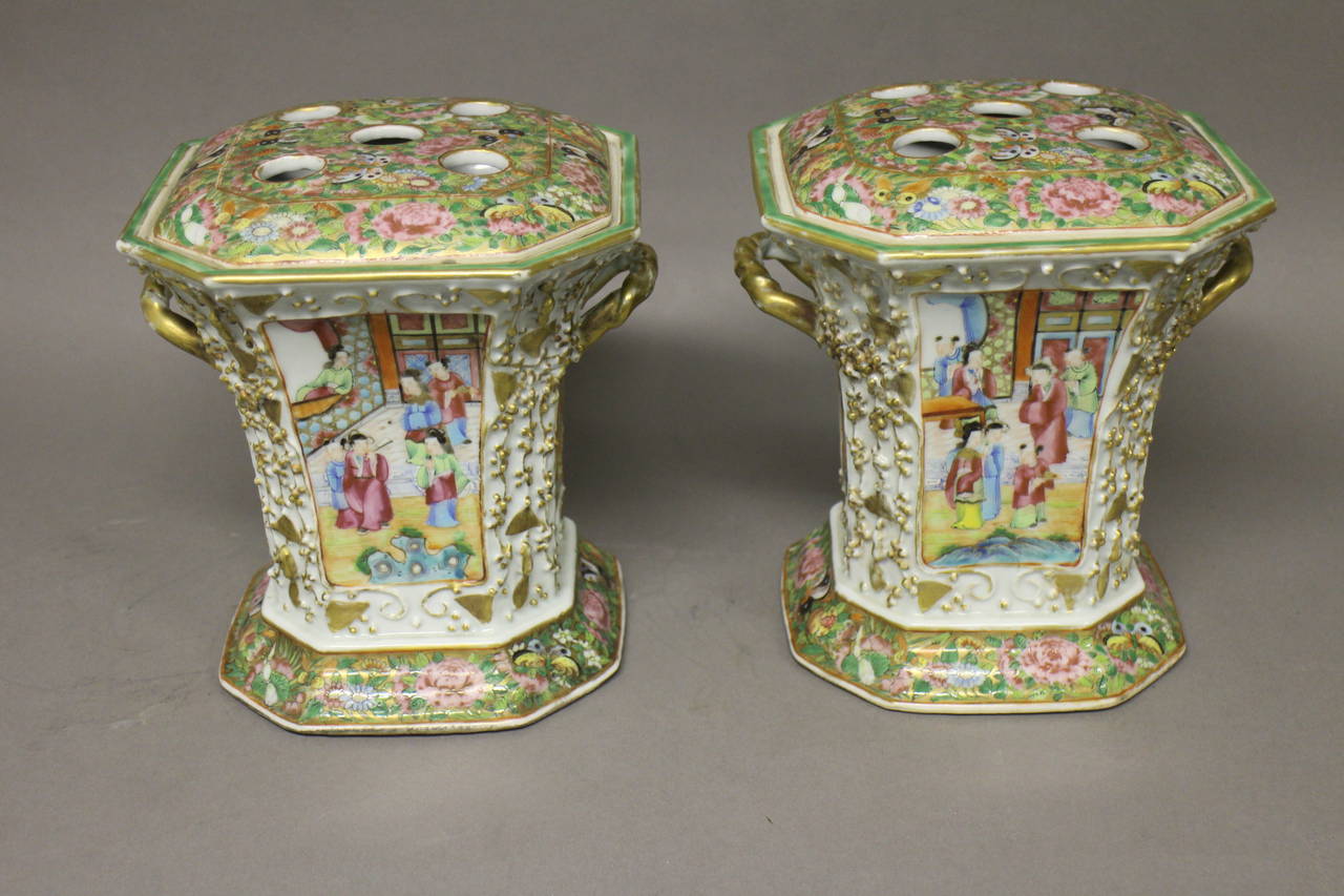 19th Century Pair of Cantonese Bough Pots and Covers For Sale