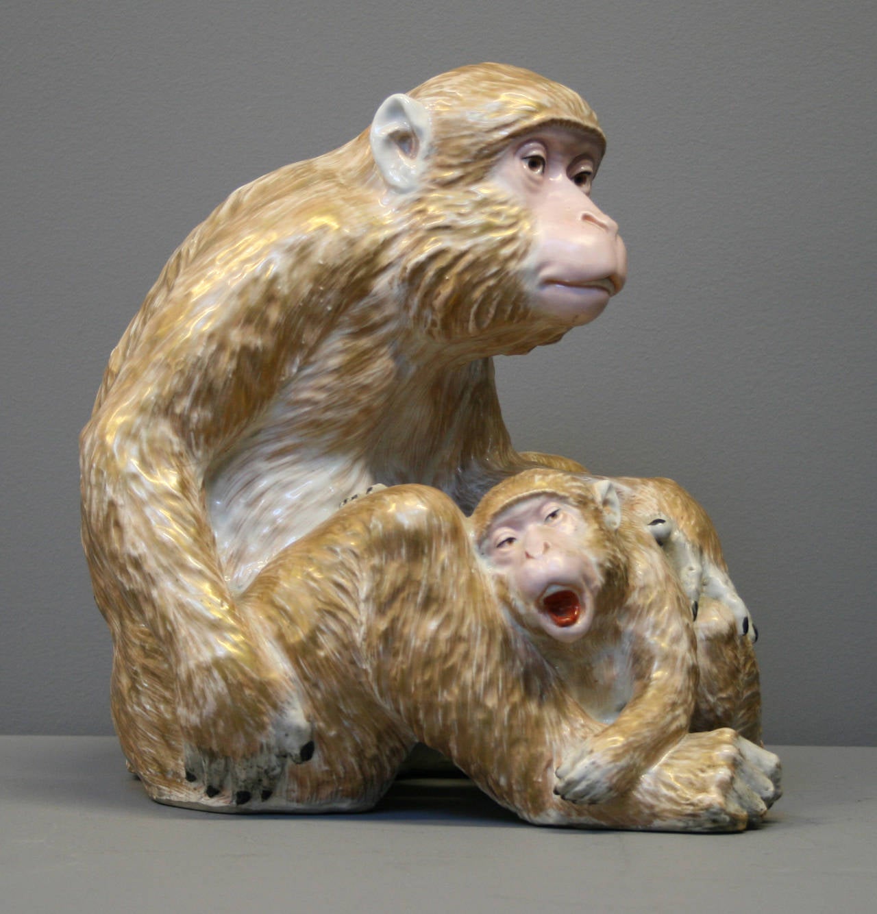 A large Japanese Kutani Monkey and infant In Excellent Condition In London, GB