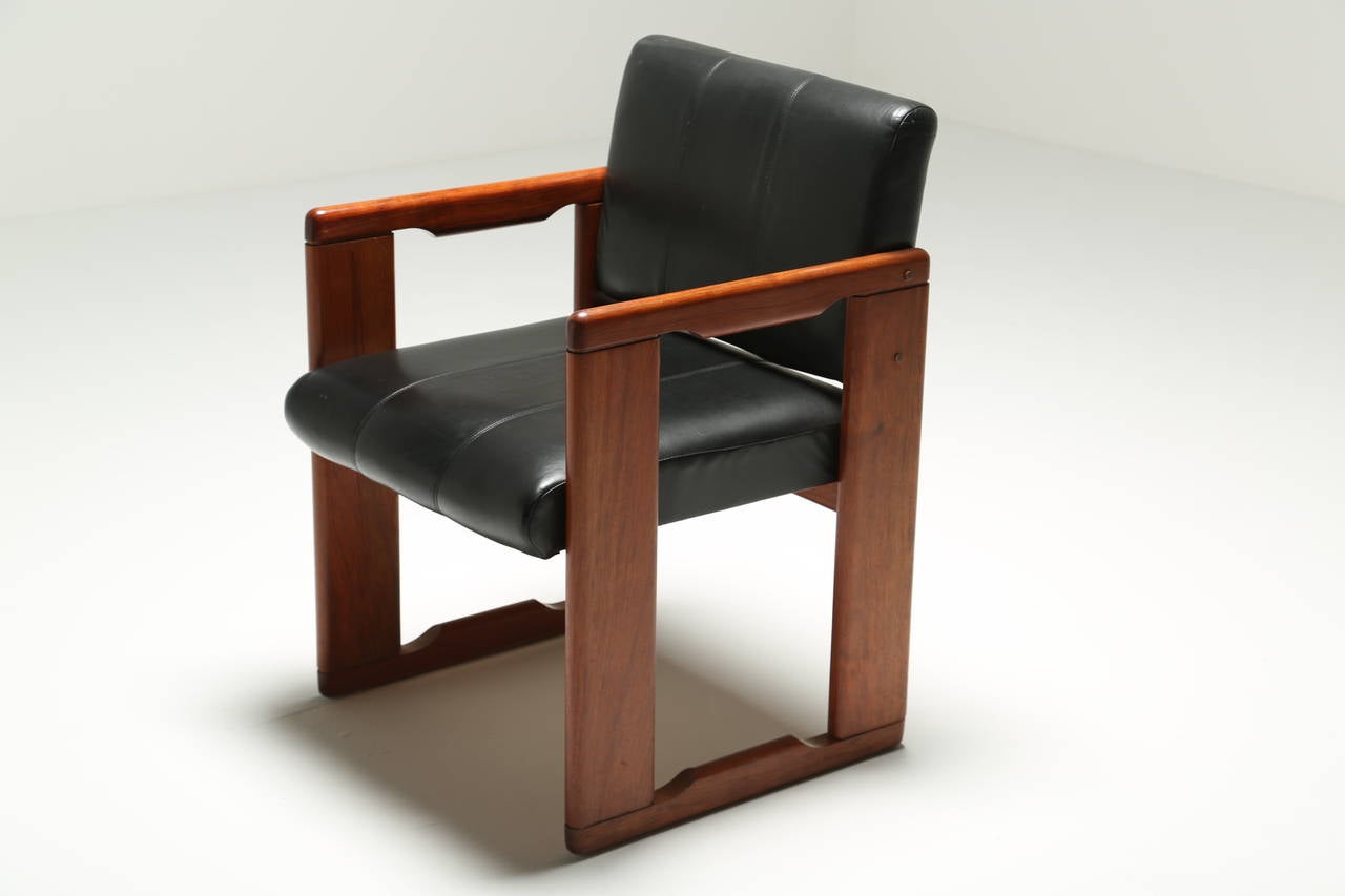 Mid-Century Modern Tobia Scarpa Dialogo armchair with leather seat. For Sale