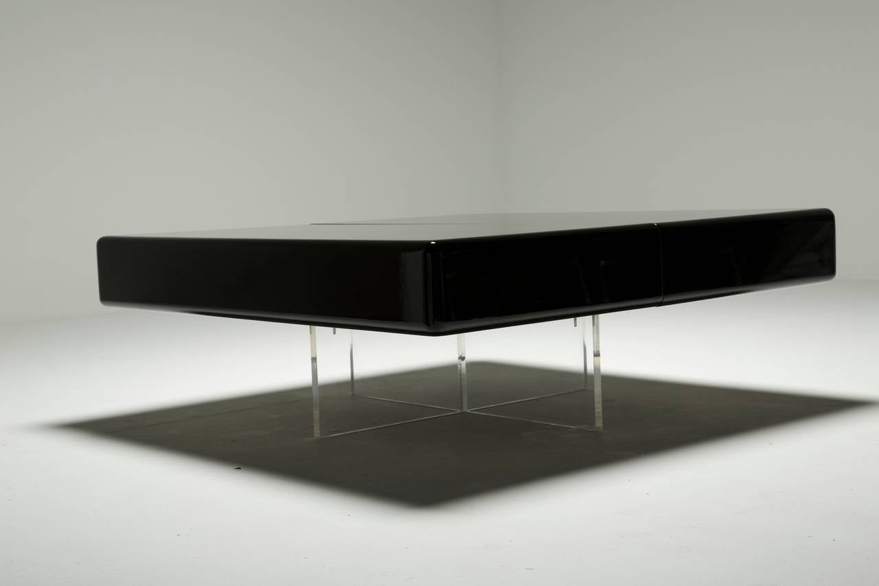 Lucite Mid-century Coffee table with hidden storage. For Sale