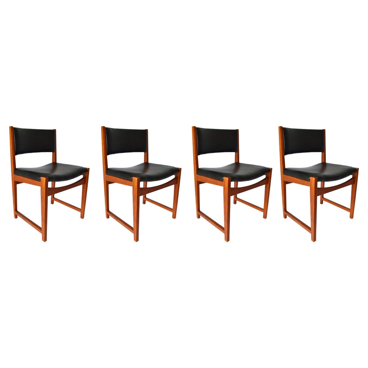 Set of four Danish Modern Midcentury teak chairs model no. 350 by Peter Hvidt & Orla Mølgaard-Nielsen for Søborg Møbelfabrik, Denmark, 1960's.

Excellent condition, new upholstery.

We ship worldwide.