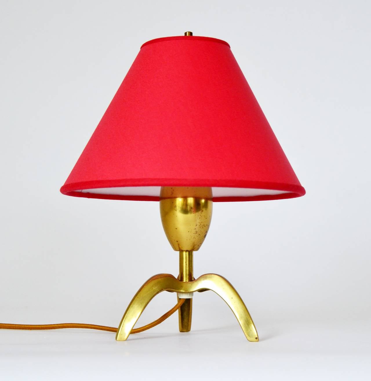 Austrian Tripod Brass Table Lamp, 1950s In Excellent Condition In Hausmannstätten, AT