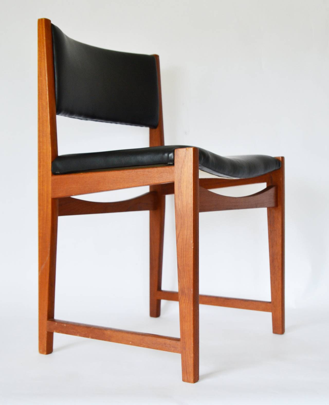 Scandinavian Modern Set of Four Peter Hvidt No. 350 Danish Teak Dining Chairs, 1960s