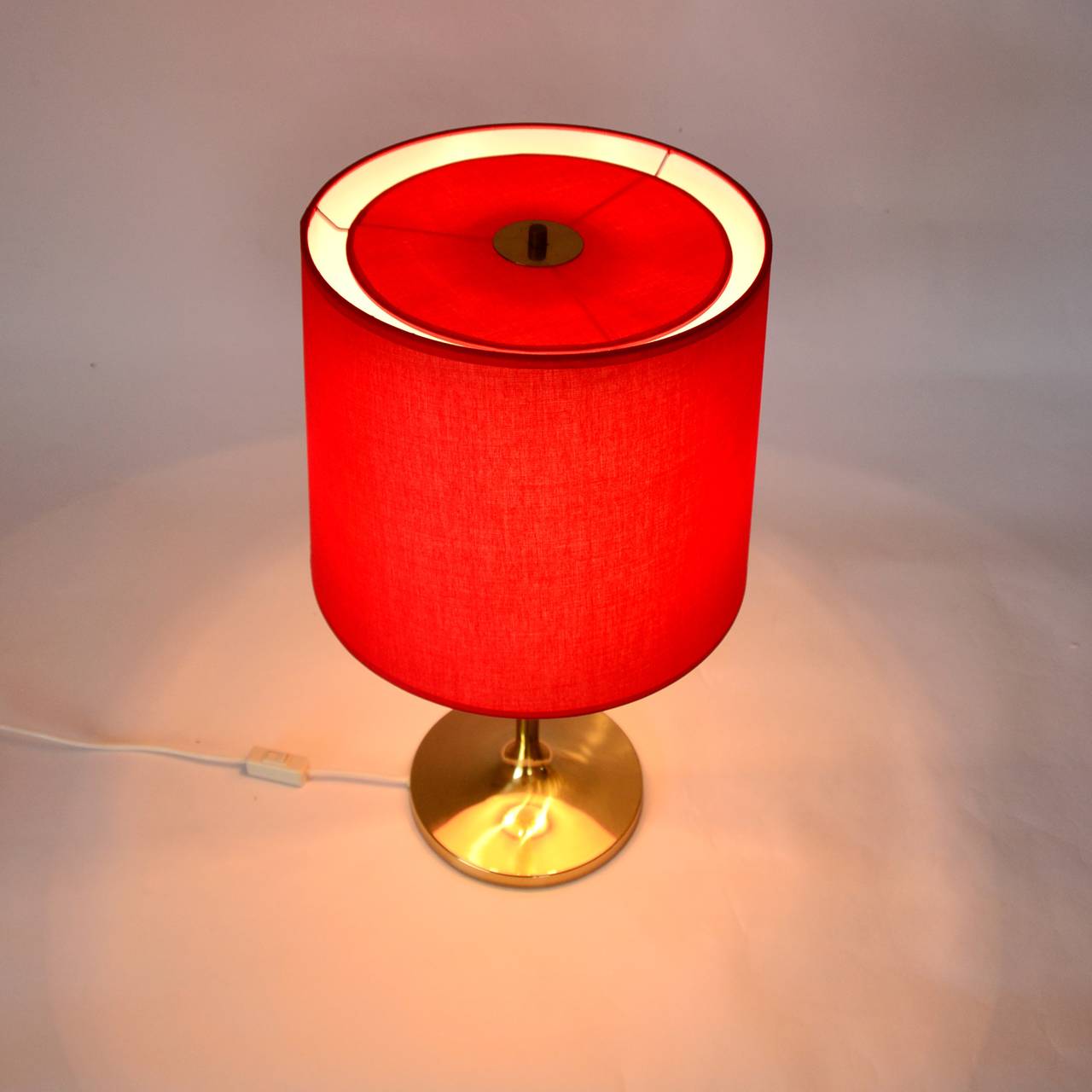 Milieu du XXe siècle Kalmar Brass Red Tulip Stand Desk Lamp 1960s 2 bulbs en vente