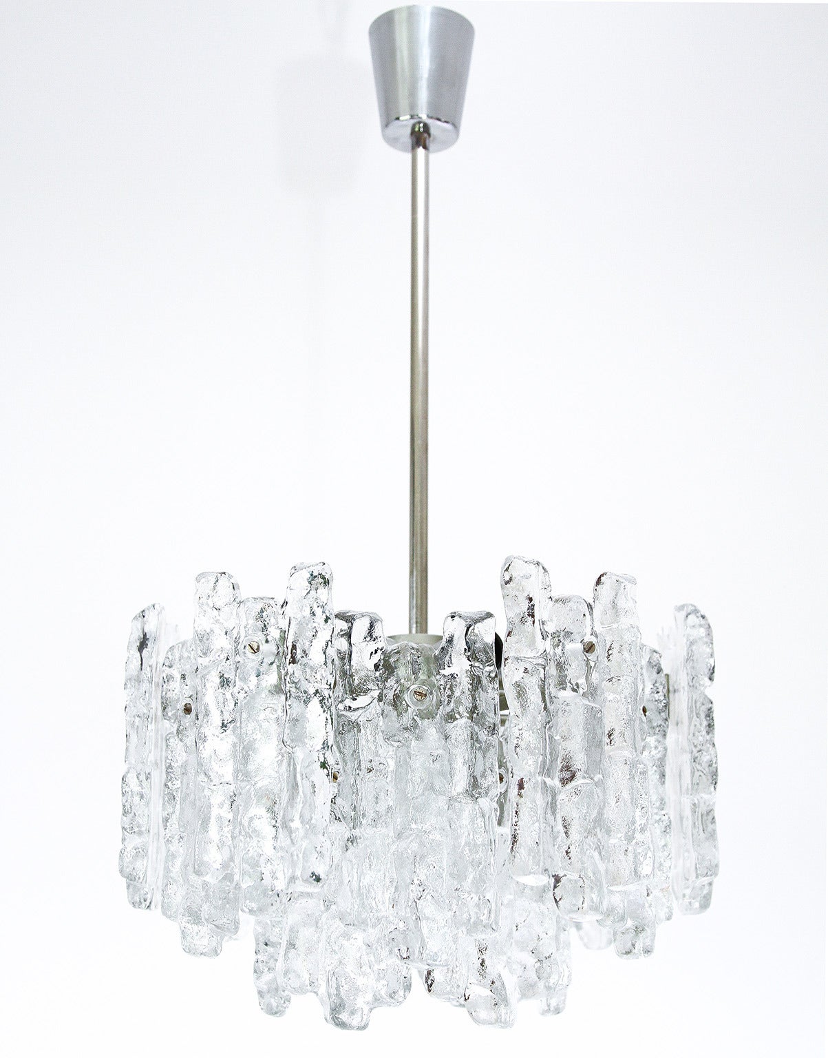 One of Two Kalmar Ice Glass Chandeliers Light Fixtures, 1960s In Excellent Condition For Sale In Hausmannstätten, AT