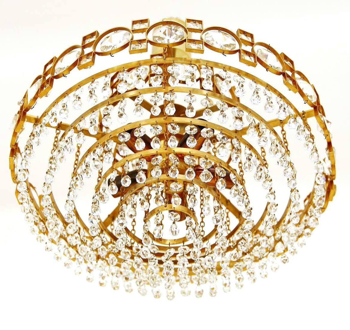 A beautiful Italian chandelier or flush mount in the style of Gaetano Sciolari, manufactured in Mid-Century, circa 1960. 
It can be used as flush mount light or as chandelier. 
The height of the body without rod is 10.6
