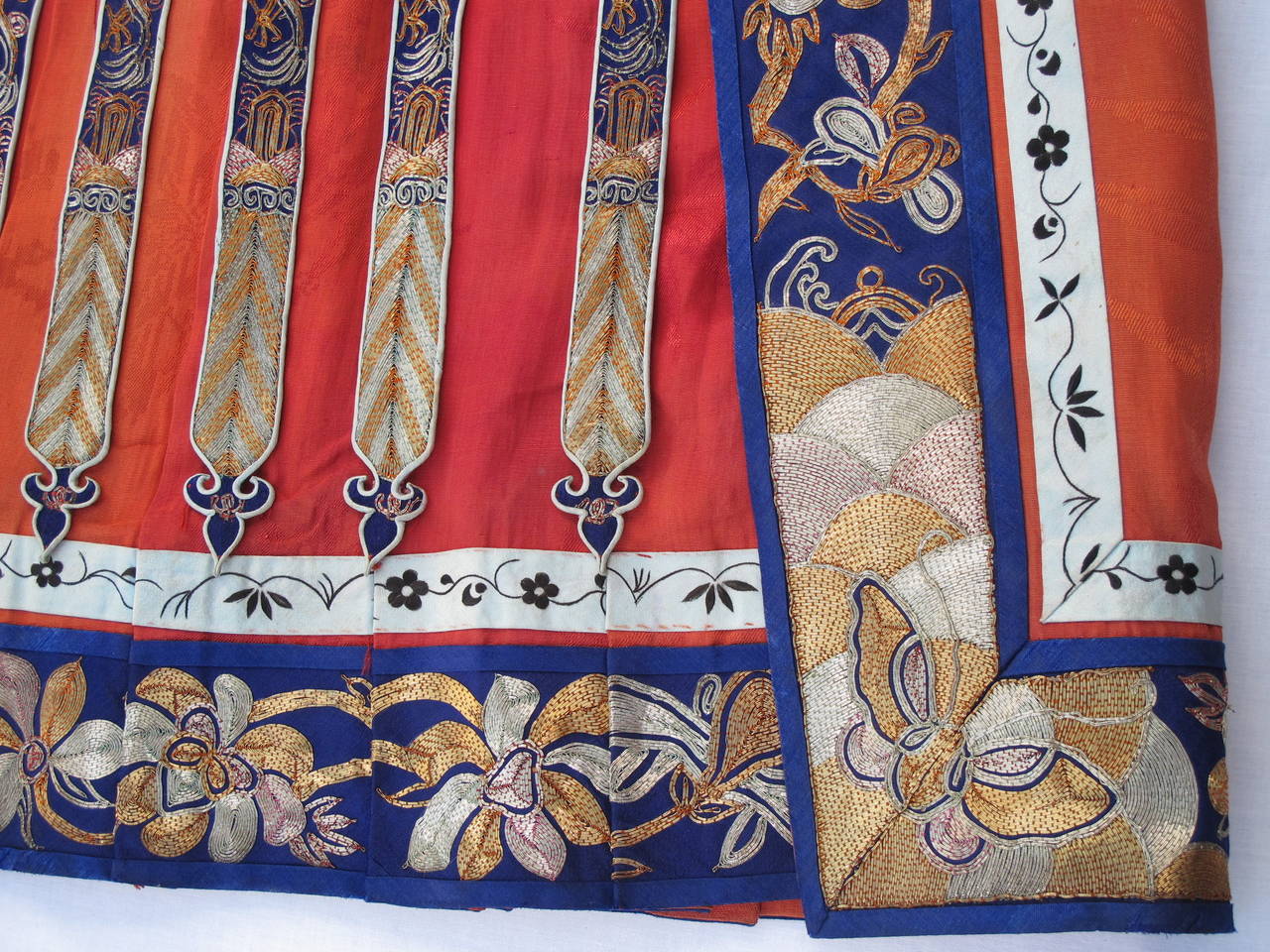 Embroidered Chinese Wedding Skirt, Early 20th Century In Excellent Condition In Yardley, PA