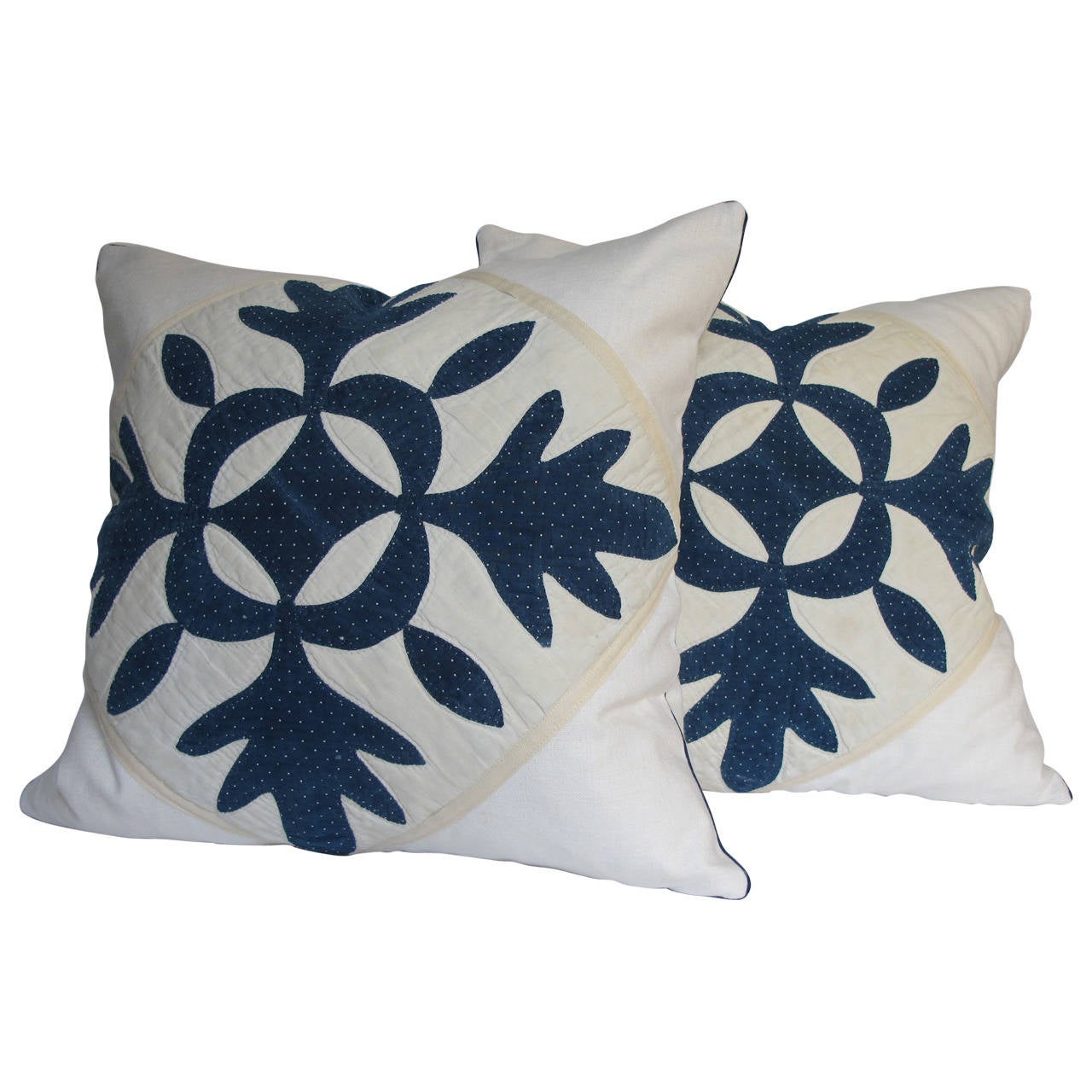 Antique Quilt Pillows at 1stdibs