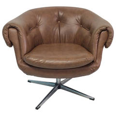 Overman Swivel Lounge Chair in Brown Vinyl