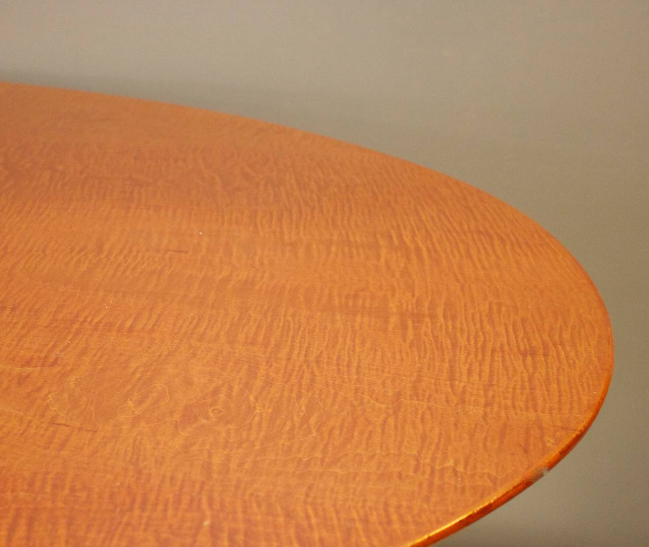 Burl Wood Oval Florence Knoll Table/Desk In Good Condition In Denver, CO