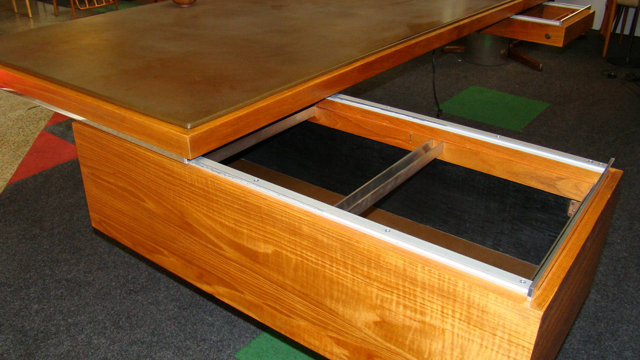 Cantilevered Teak Executive Desk by Warren Platner, 'USA' In Good Condition For Sale In Denver, CO