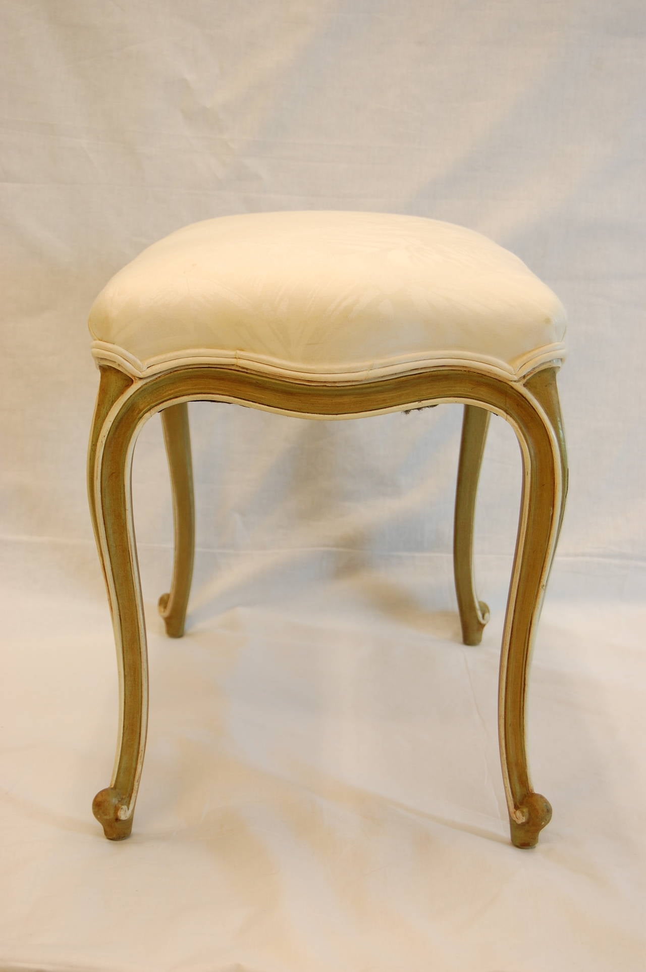Celadon Painted French Style Tabouret In Excellent Condition In Pittsburgh, PA