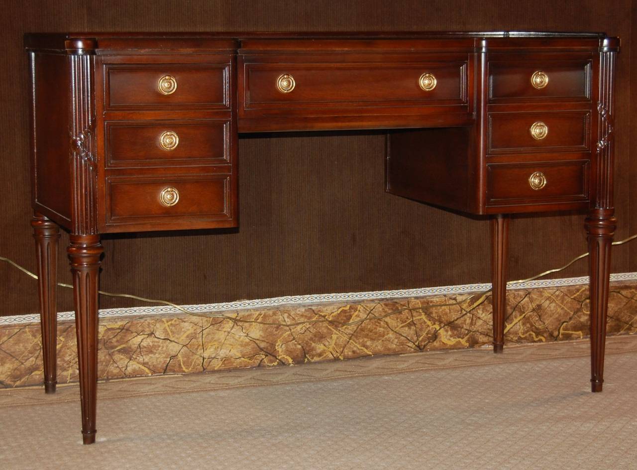 Louis XVI Style Dressing Table or Desk, Mid-20th Century 2