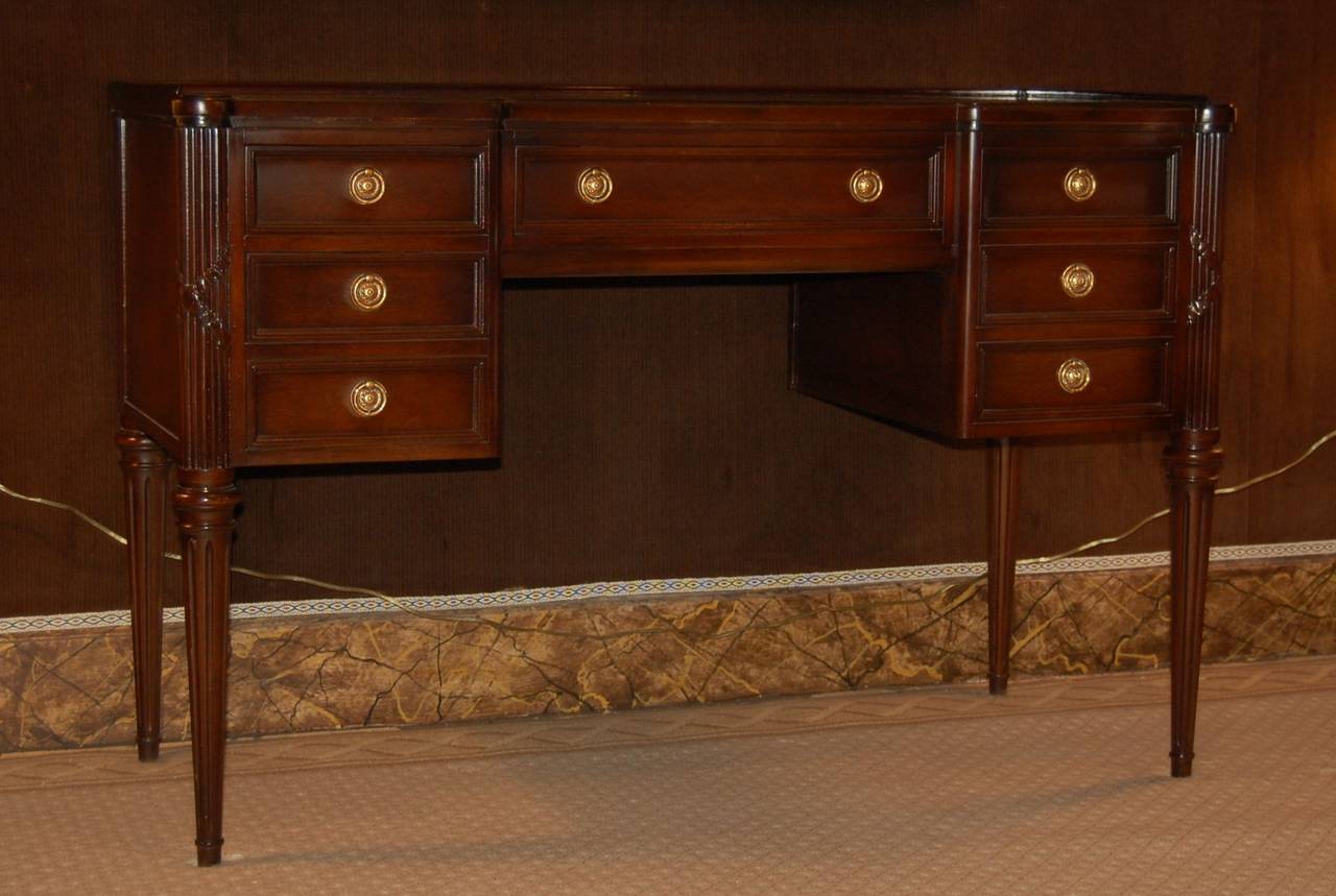 Louis XVI Style Dressing Table or Desk, Mid-20th Century In Excellent Condition In Pittsburgh, PA