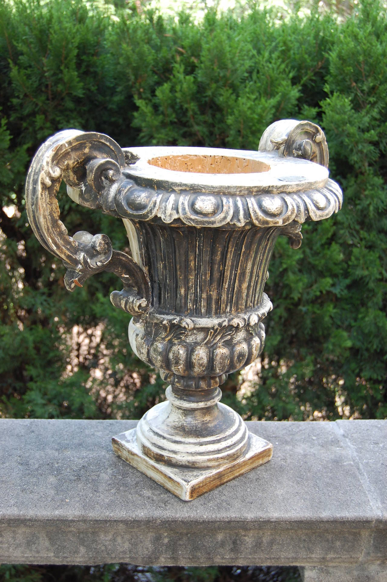 Italian Polychromed Carved Wooden Early 19th Century Urn with Handles For Sale 5