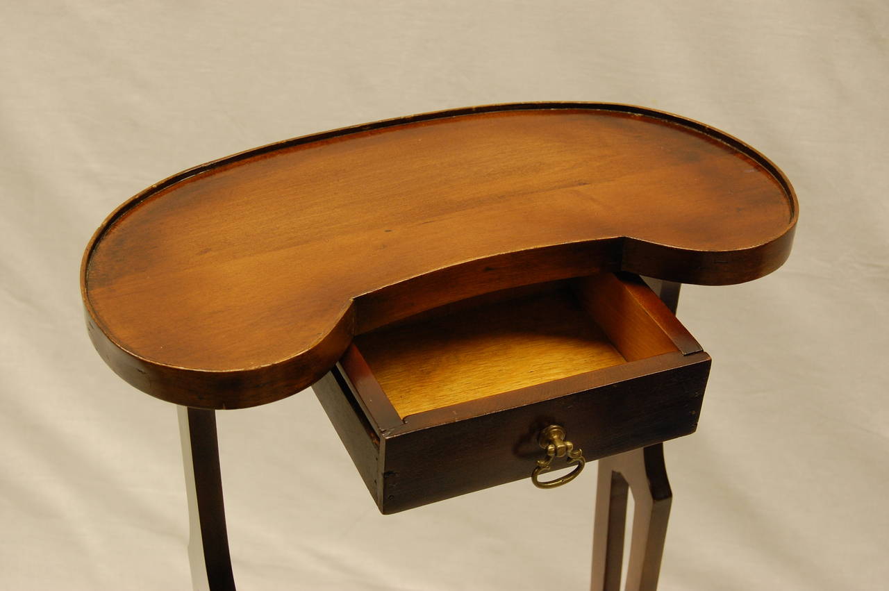 Petit Walnut Kidney Shaped Side Table with Drawer For Sale 3