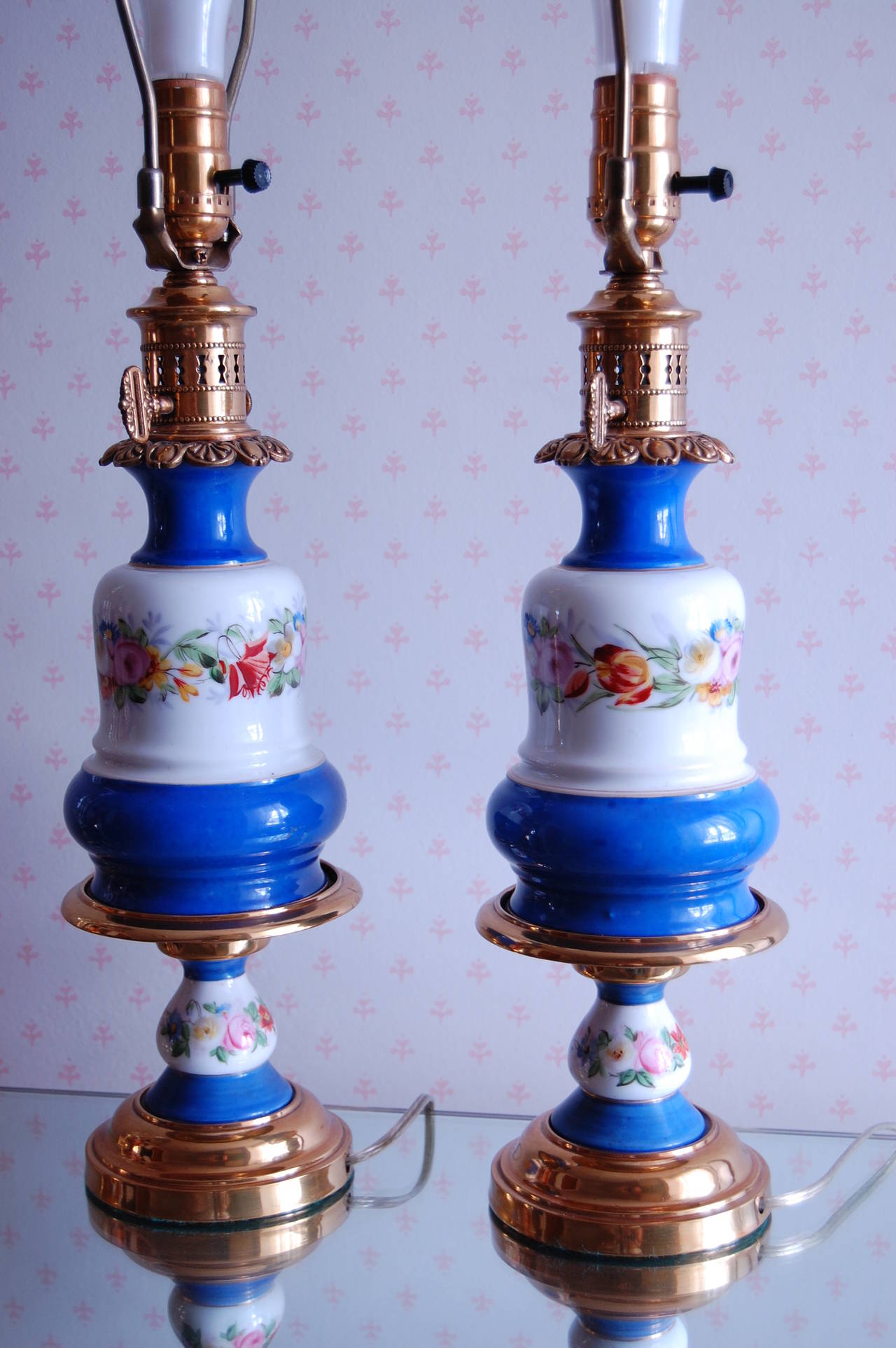 Pair of Floral Decorated French Porcelain Oil Lamps, Likely Sevres, circa 1850 In Excellent Condition For Sale In Pittsburgh, PA