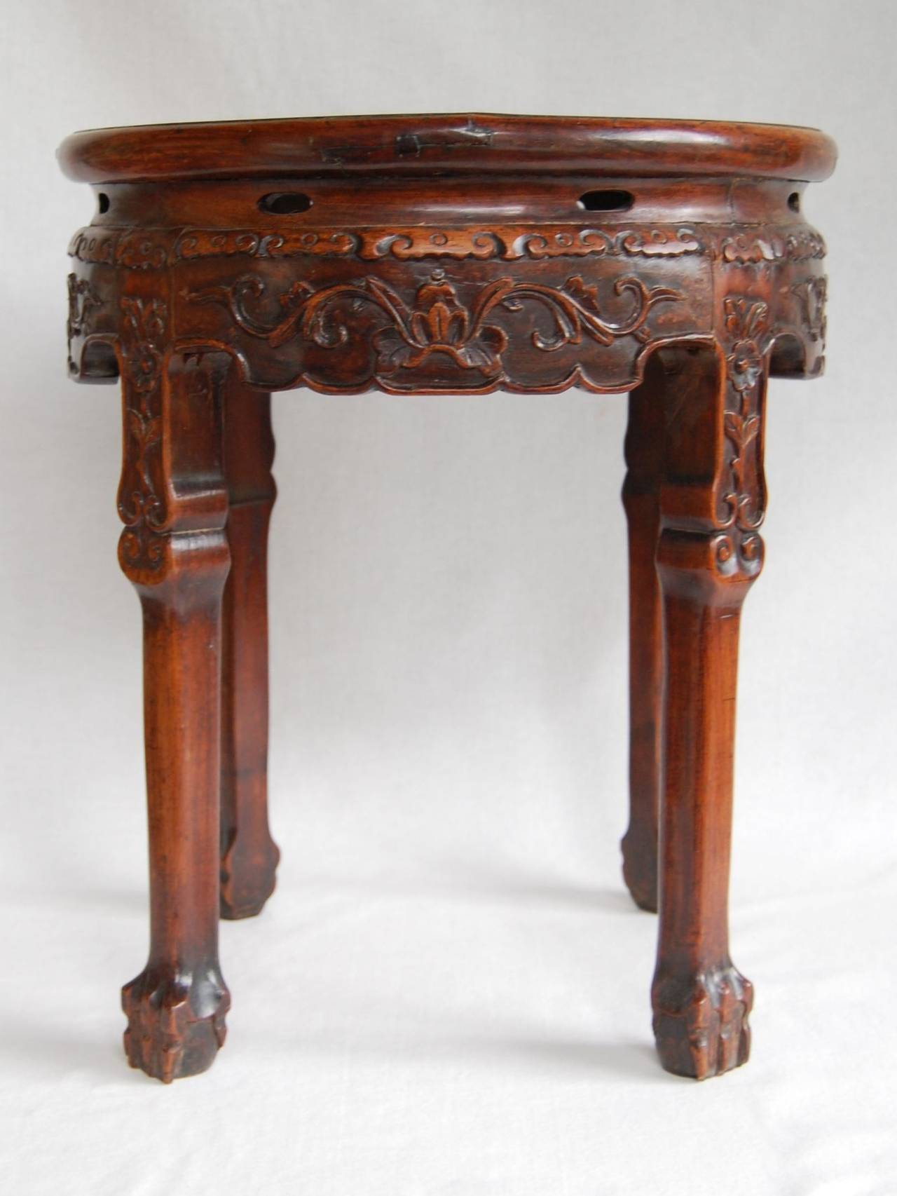 19th Century Circular Chinese Carved Rosewood Table with Marble Top In Excellent Condition For Sale In Pittsburgh, PA