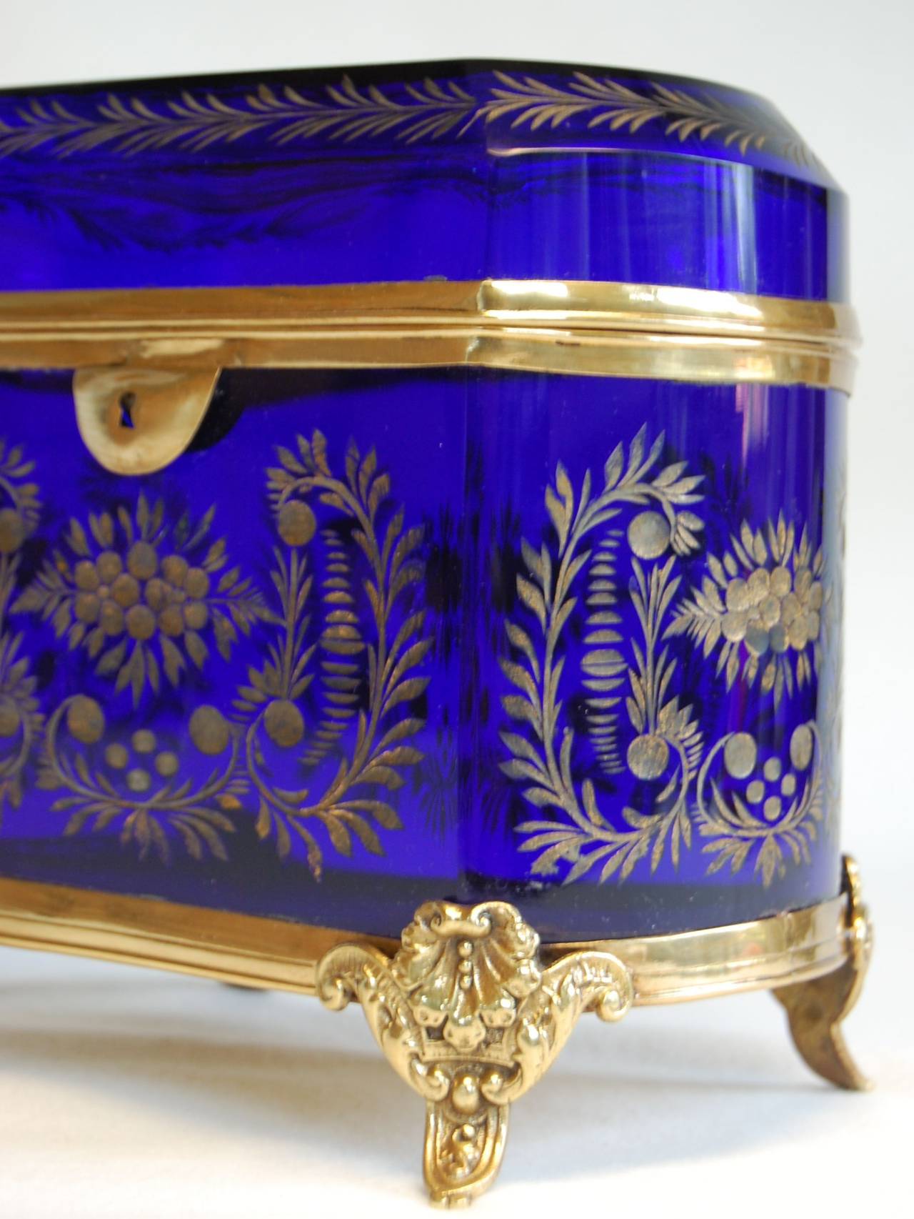 Antique Cobalt Blue Glass Lidded Box, 19th Century 3