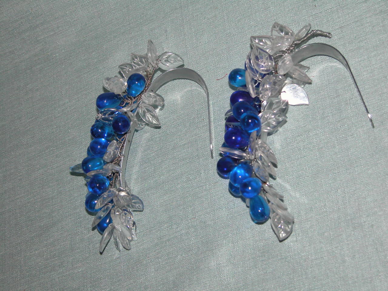 Pair Art Deco Period Blue Glass Grape Cluster Tiebacks In Excellent Condition For Sale In Pittsburgh, PA