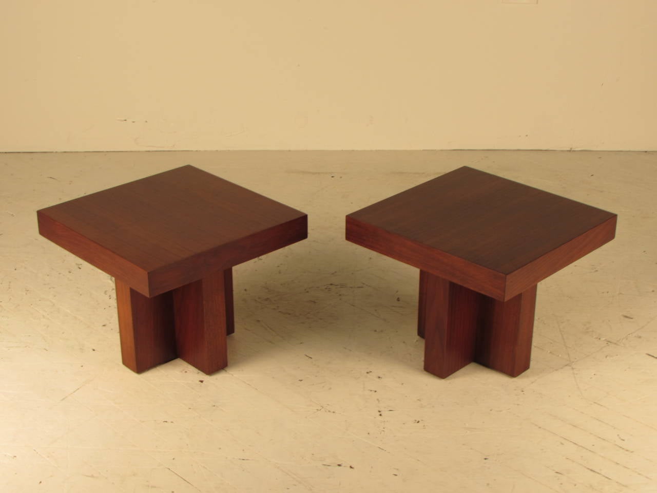 American Pair of Architectural Milo Baughman for Thayer Coggin Walnut Tables